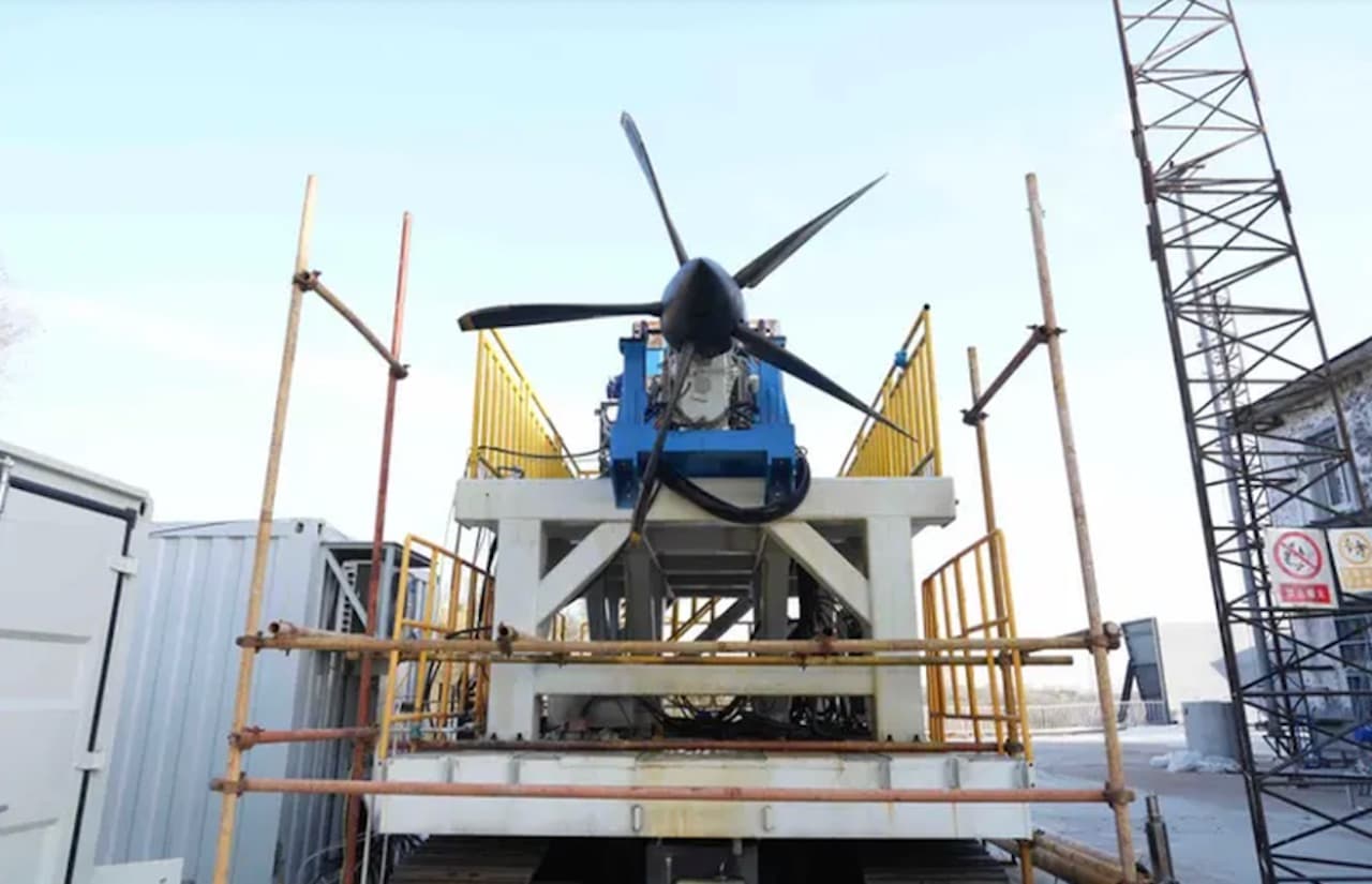 China Completes Historic Hydrogen-Powered Cargo Flight