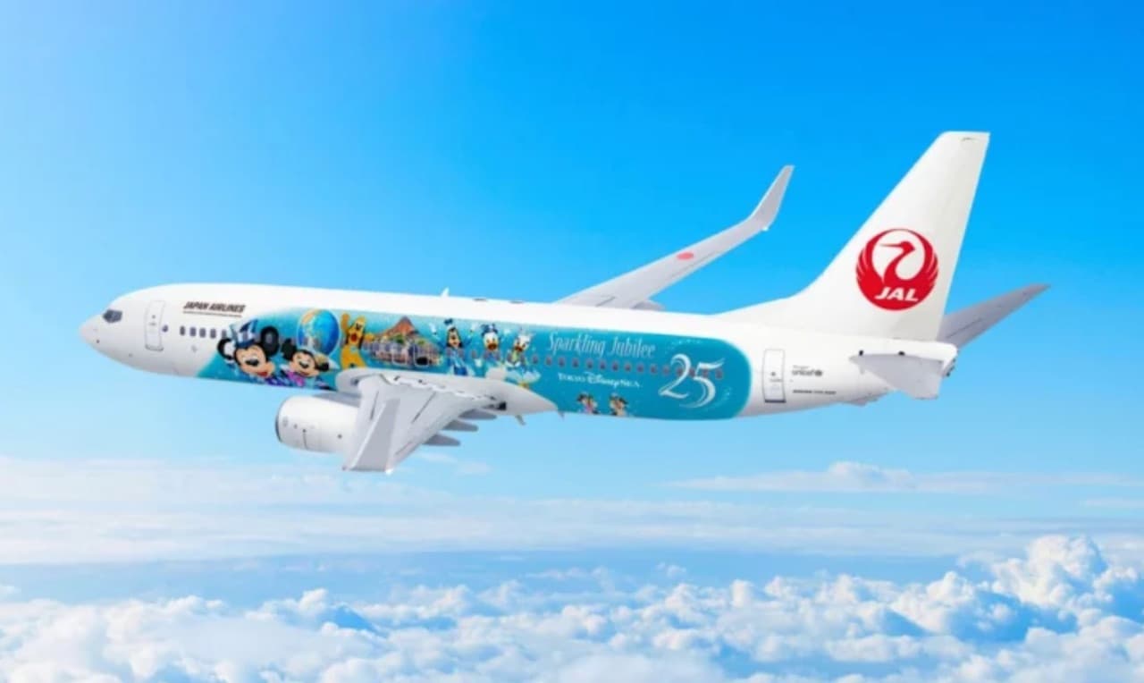 Japan Airlines Launches Special Livery Boeing 737-800 for Tokyo DisneySea's 25th Anniversary