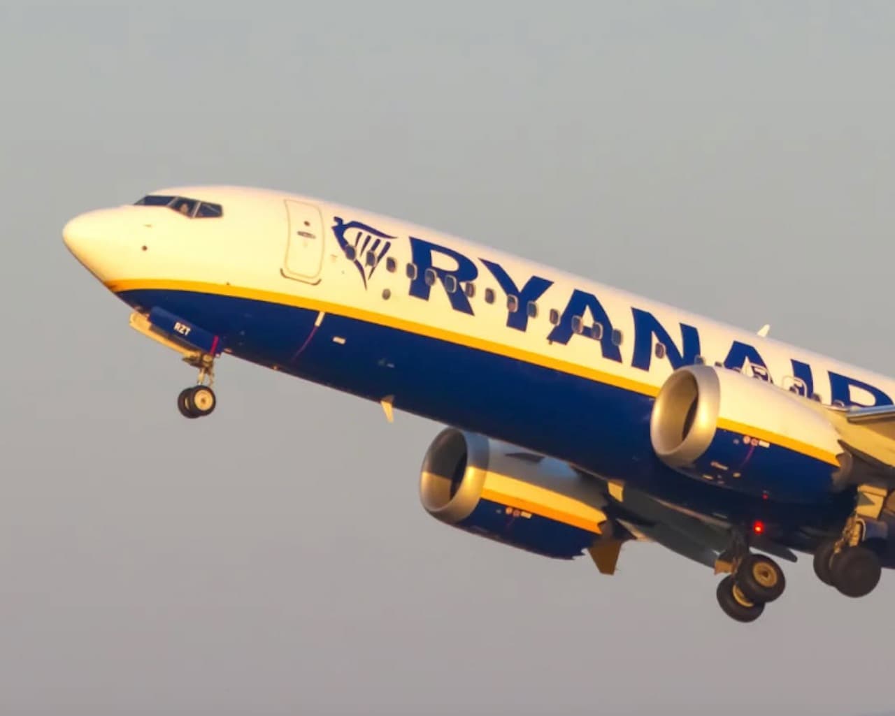 Ryanair Reports 5% Traffic Growth in April, 209 Million Passengers Over 12 Months