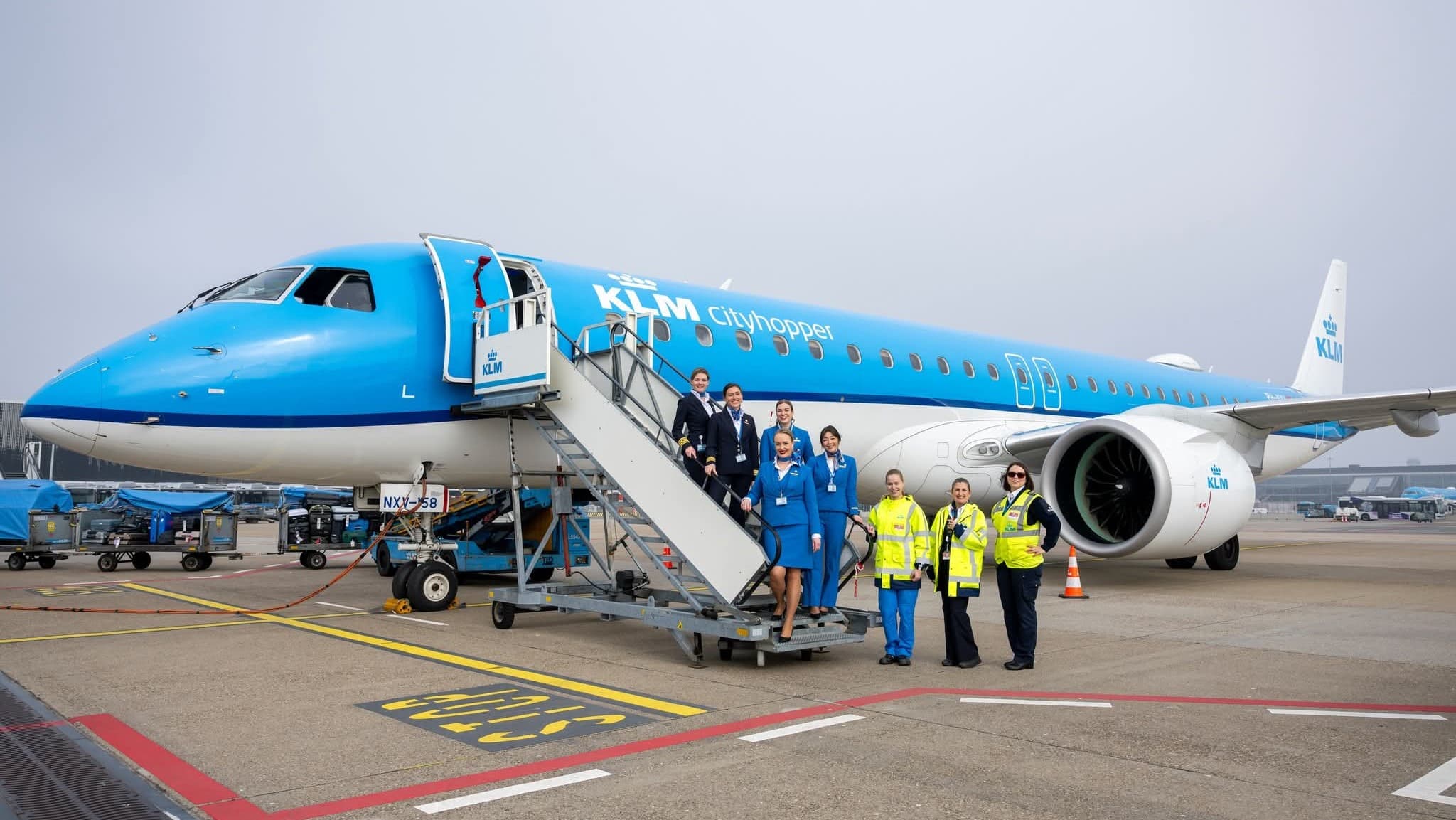 KLM Cityhopper's Regional Fleet Renewal: Airbus A220 vs Embraer E2 in a 25-Jet Competition