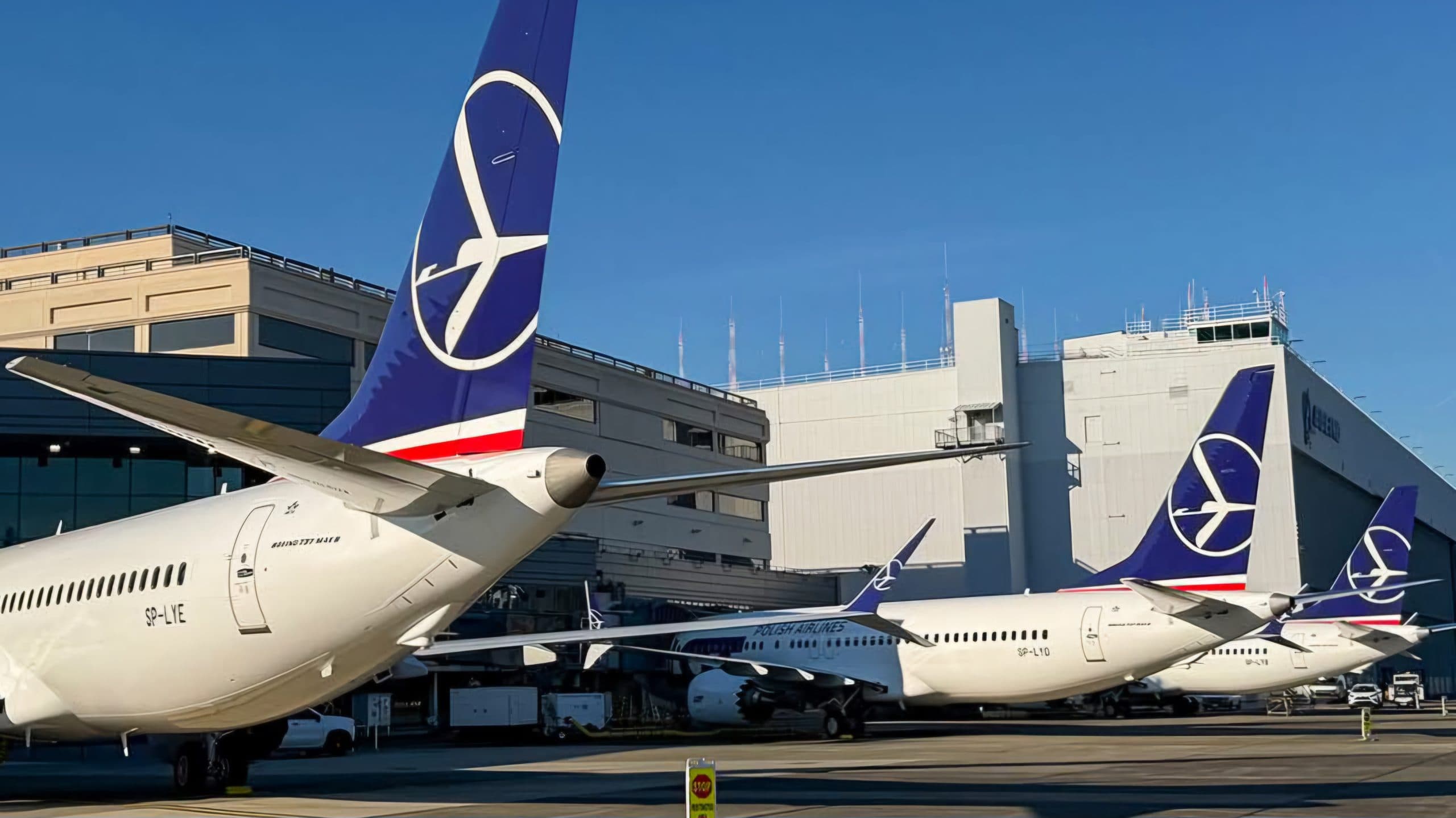 LOT Polish Airlines attaque Boeing en justice : un procès historique pour la formation et la sécurité aérienne