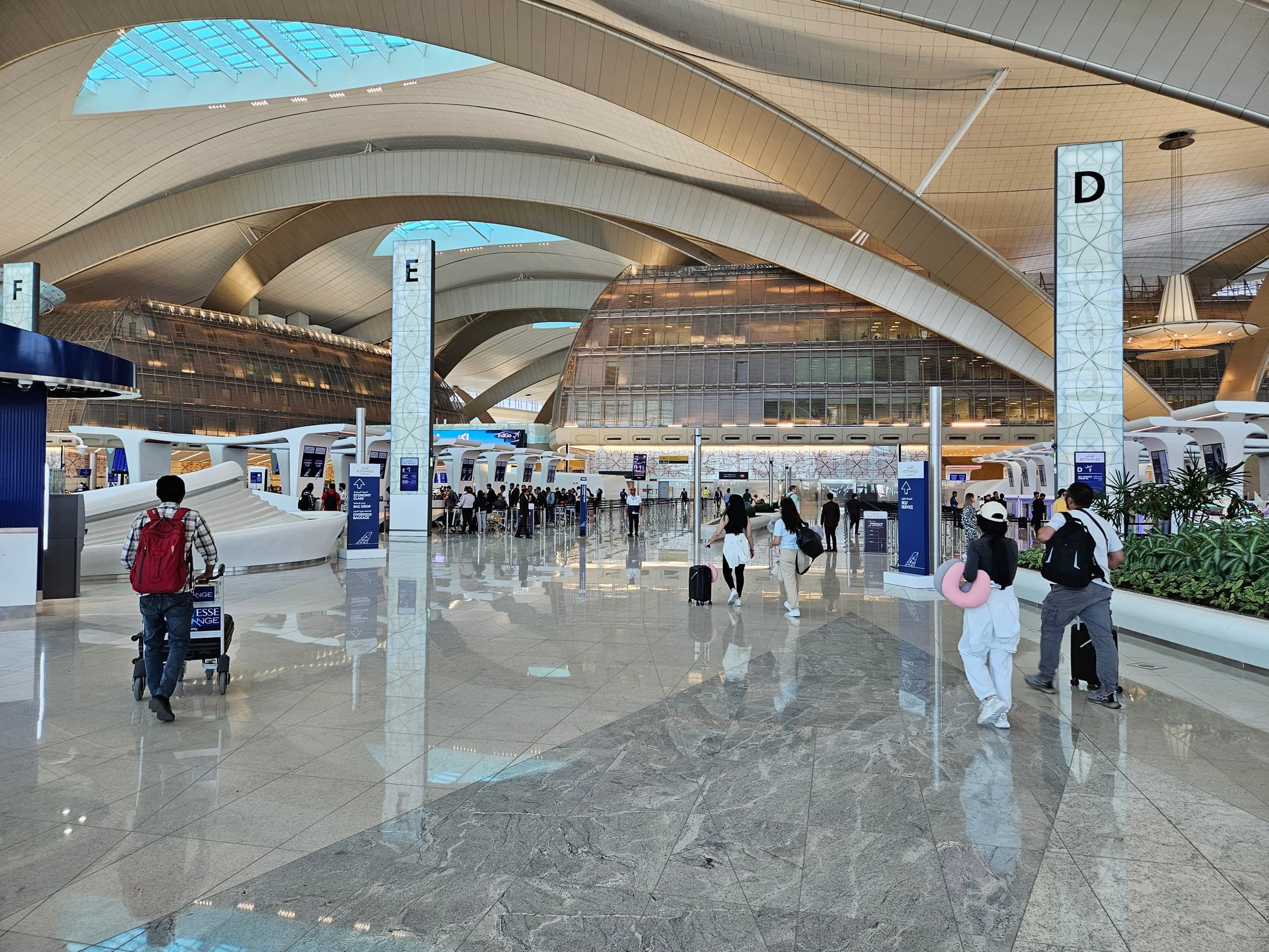 Baisse historique du trafic aérien mondial : ce que les élèves ATPL et ATC doivent retenir