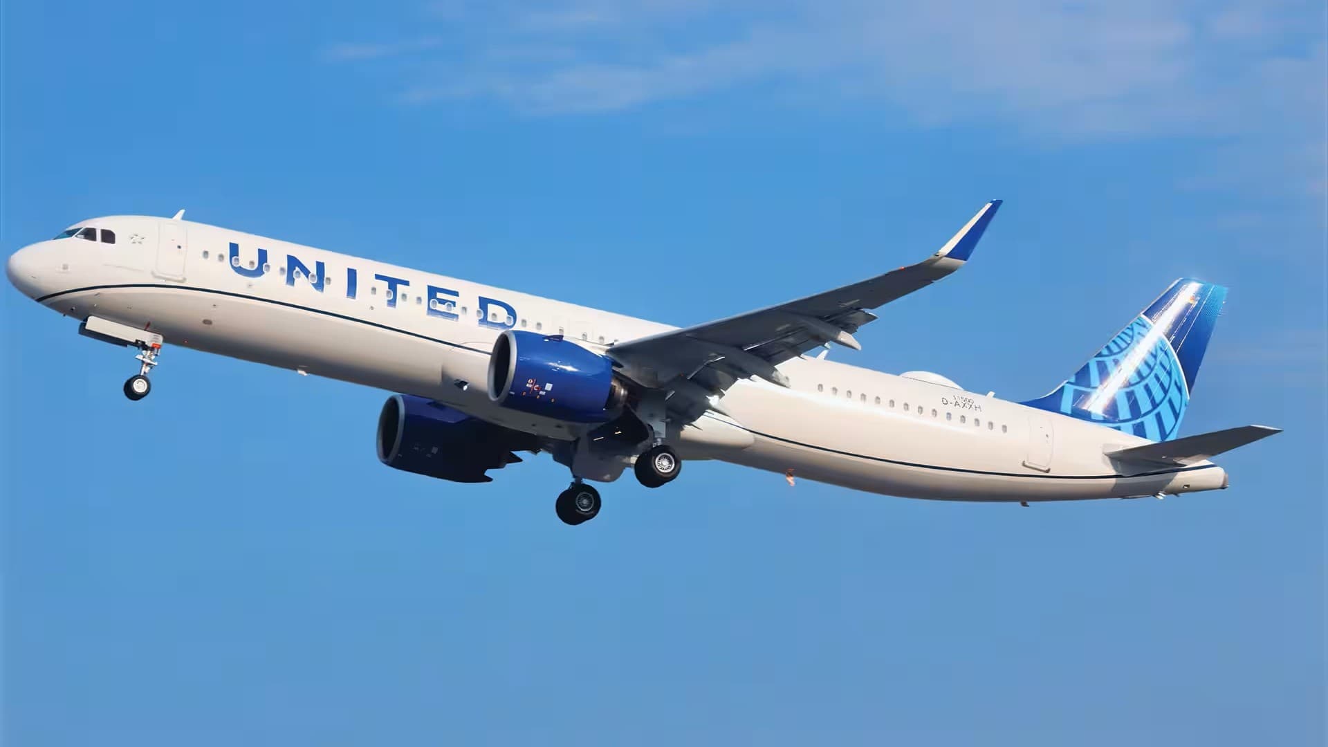 United Airlines' A321neo 'Coastliner' May Feature a Blocked Middle Seat to Reduce Cabin Crew Requirements