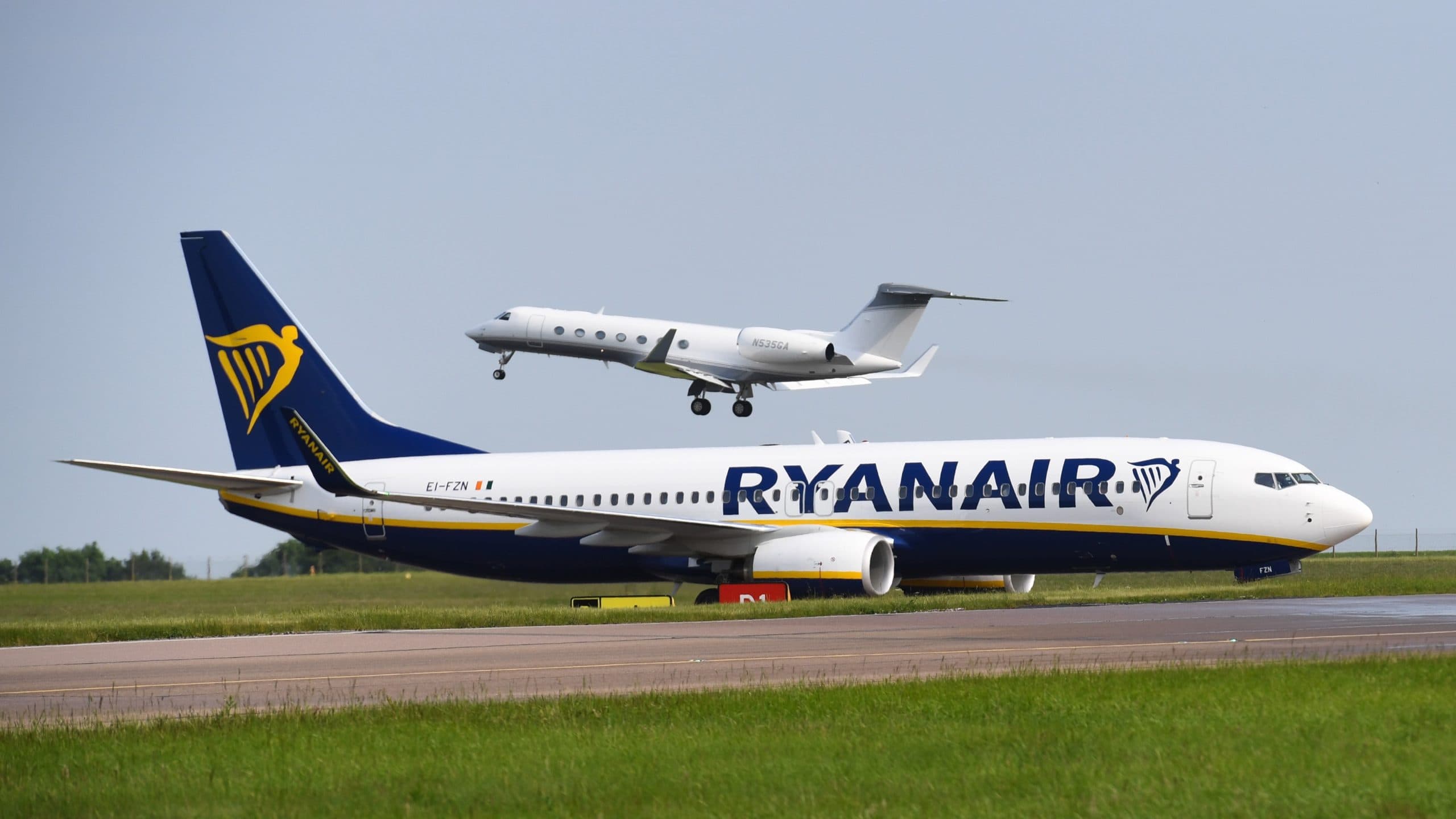 Ryanair Pays €25,000 After Two In-Flight Cabin Incidents: What ATPL and ATC Students Must Learn