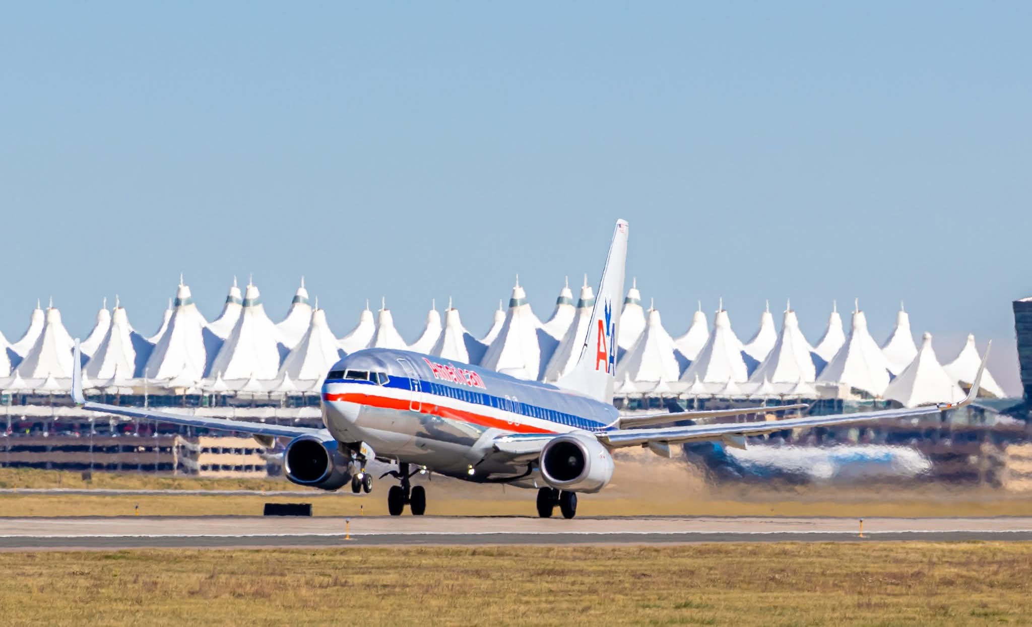 American Airlines Flight Attendants Dispute Real Duration of Mandatory Online Training