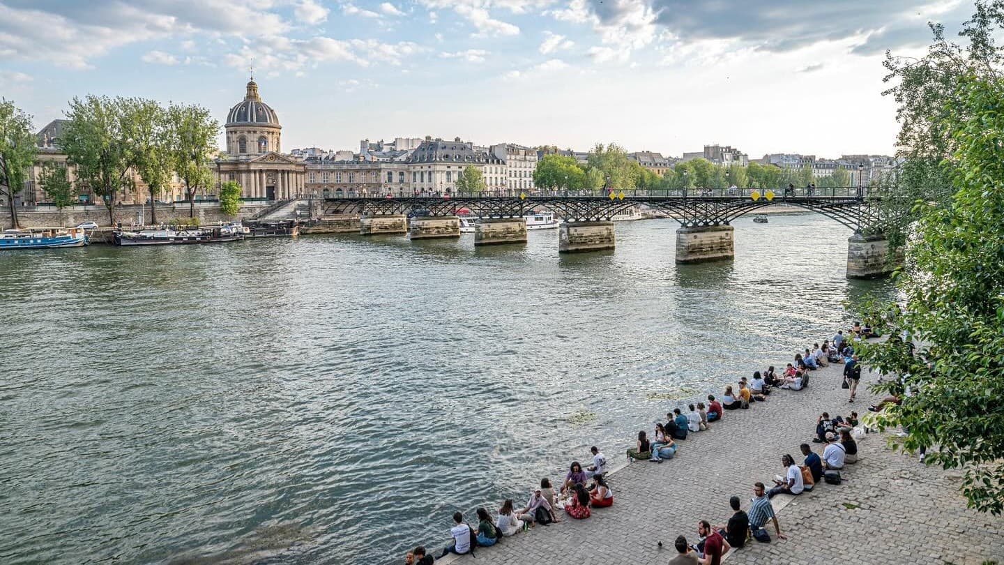 Paris Tops Global Pickpocket Ranking: What ATPL and ATC Students Need to Know About Passenger Safety