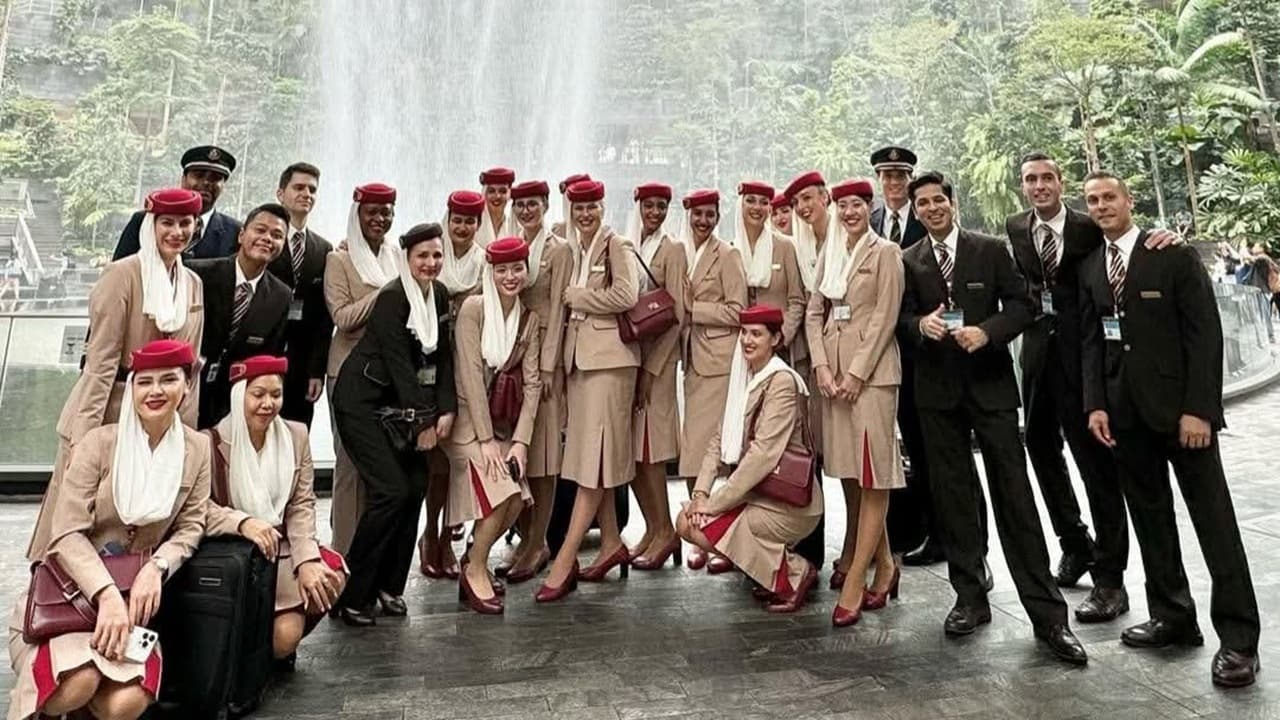 Emirates Recruits Cabin Crew in France: Attractive Pay, High Turnover, and What ATPL/ATC Students Should Know