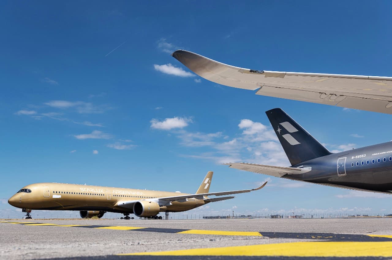 Starlux Unveils Its “Silver Sorayama” A350-1000 in Toulouse: A Flying Art Piece with Real Training Value