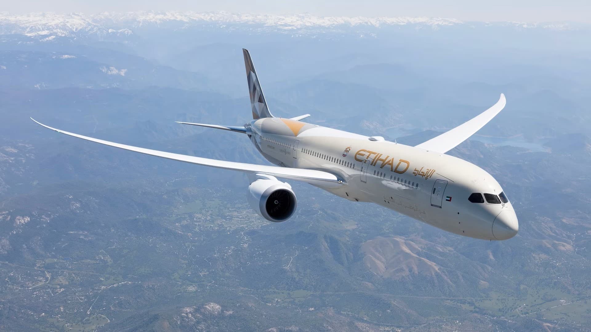 Etihad on the Verge of Ordering 10 Boeing 787s at Farnborough: What It Means for Aviation Students