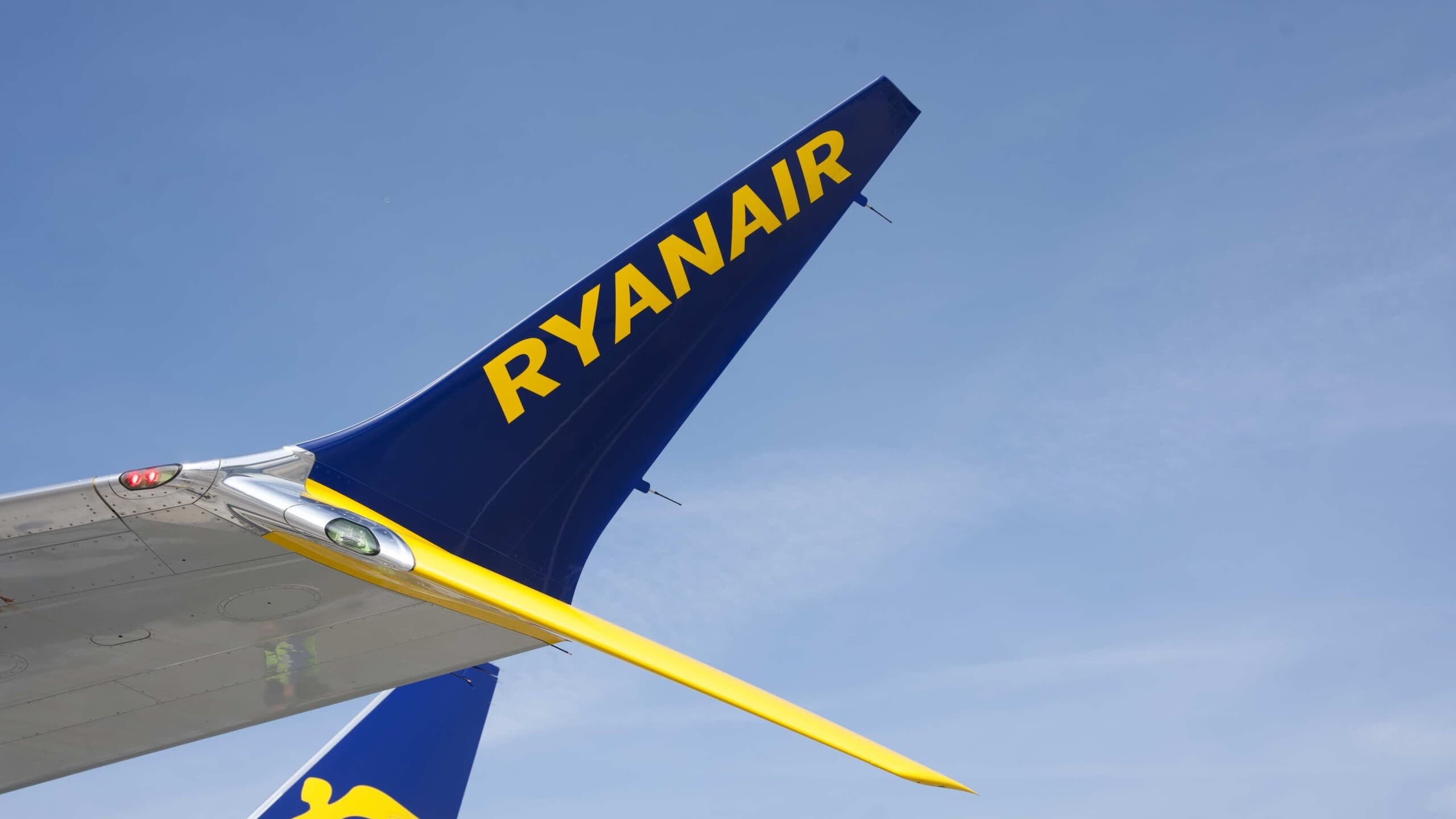 Ryanair Calls French ATC ‘Worst in Europe,’ Costing Airlines €800M – What ATPL and ATC Students Need to Know