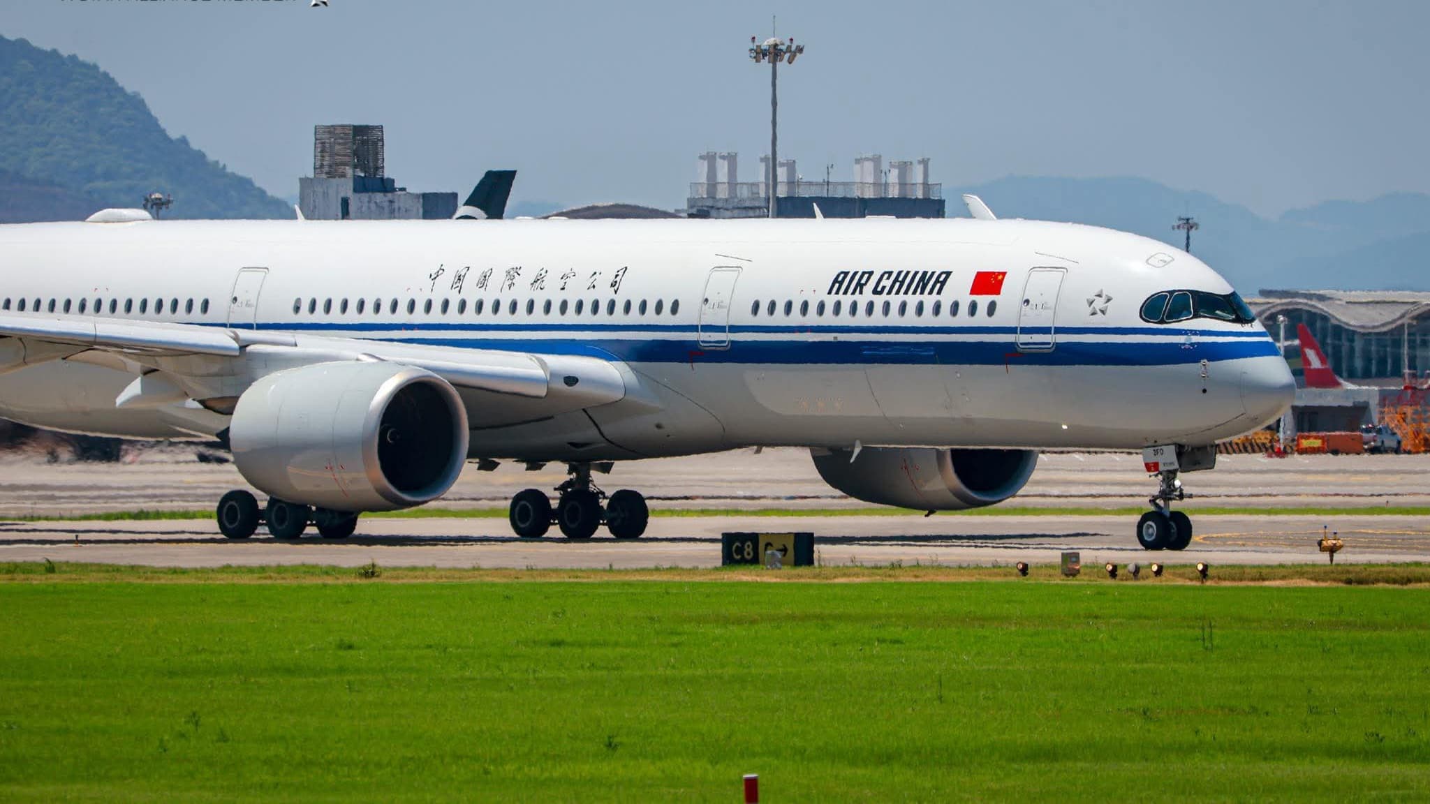 Air China Orders 15 A350-900s and Shenzhen Airlines 40 A320neos: A $12.4 Billion Boost for Airbus