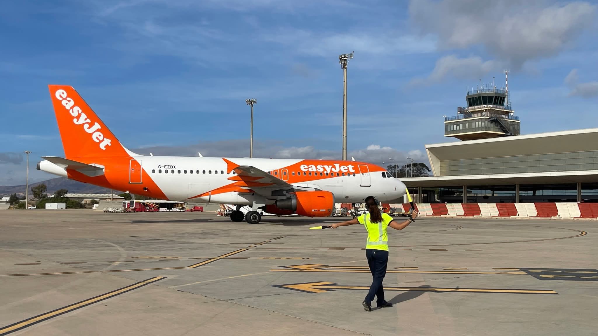 EasyJet Takeover: Castlelake Gets Extra Time as Apollo Bid Looms