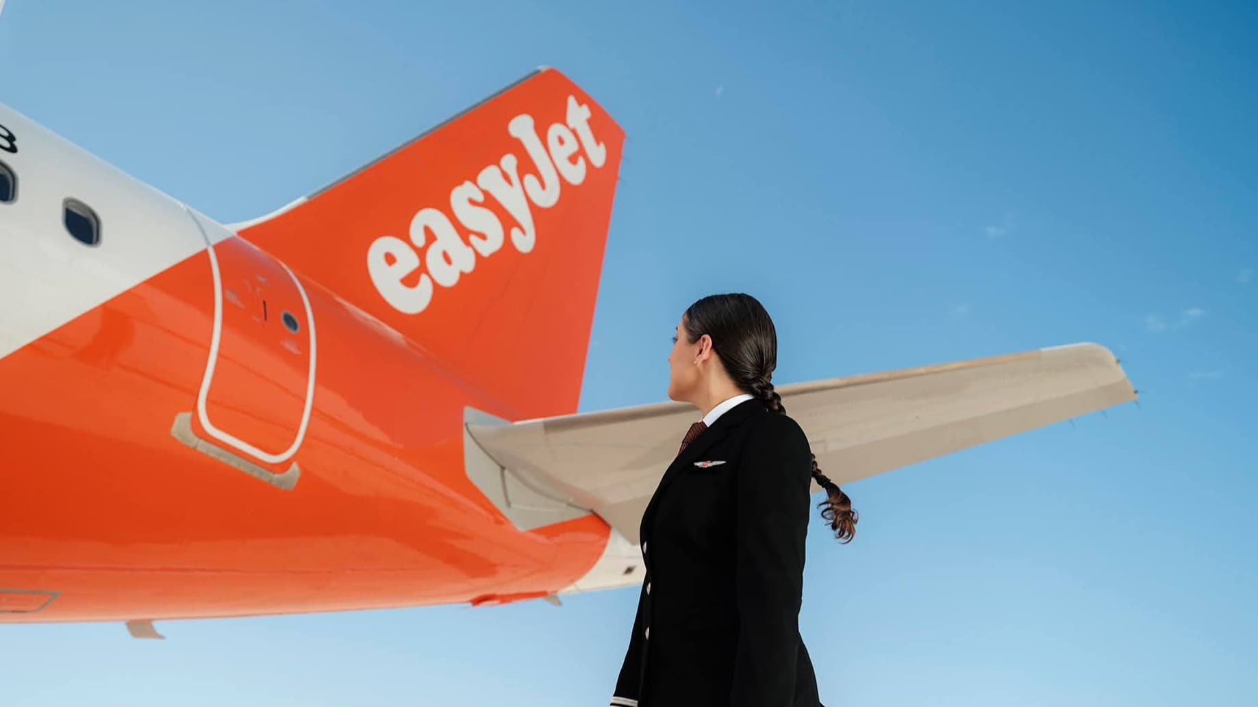 EasyJet introduces boarding passes for teddy bears: a family-friendly marketing move with aviation implications
