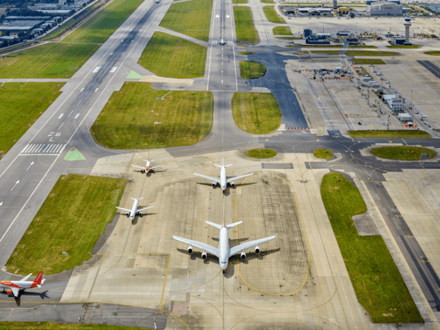 Gatwick's Second Runway Gets Final Green Light: What It Means for UK Aviation and Future Pilots