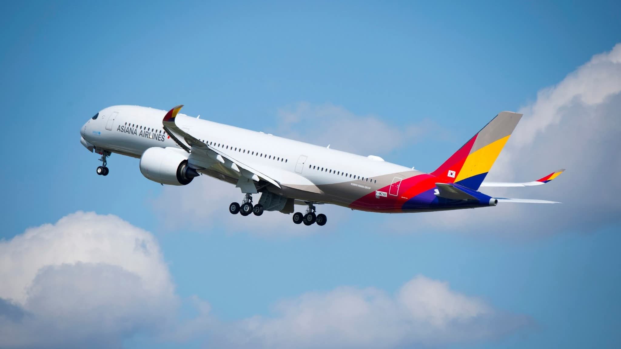 Korean Air and Asiana Airlines Finalize Merger: What It Means for Aviation Training