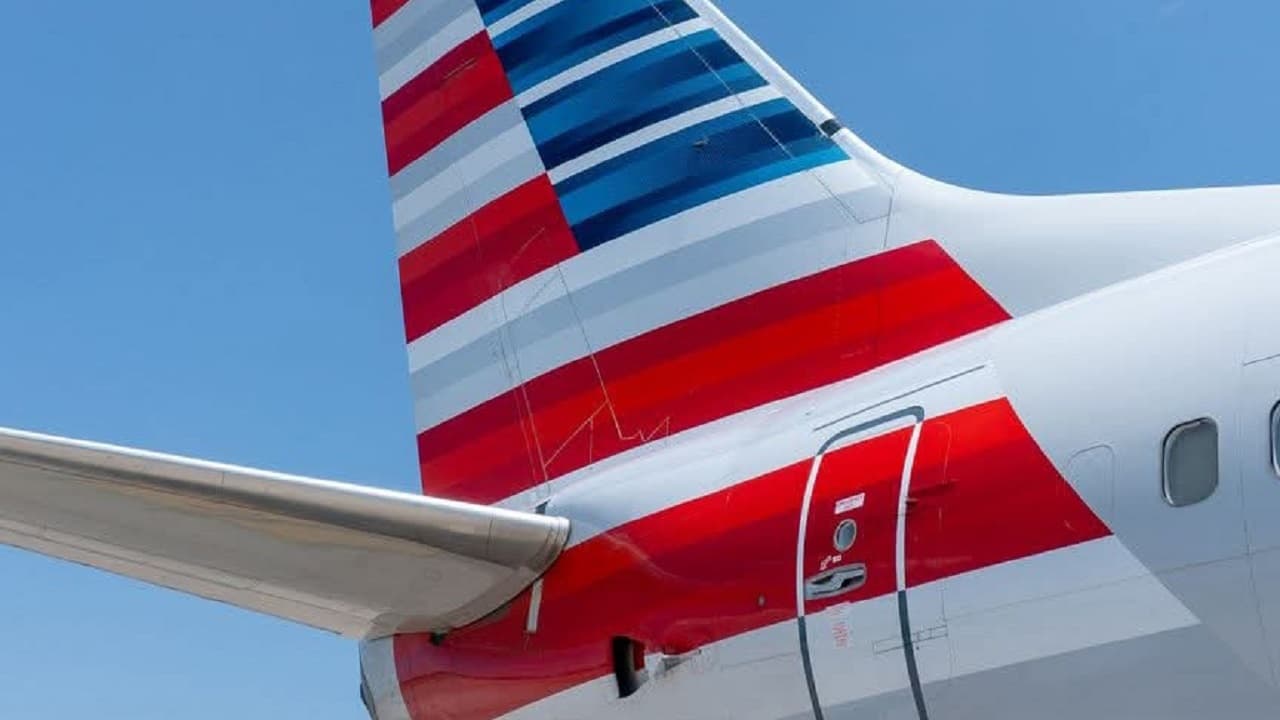 Delayed Flight: The Starbucks Queue Incident